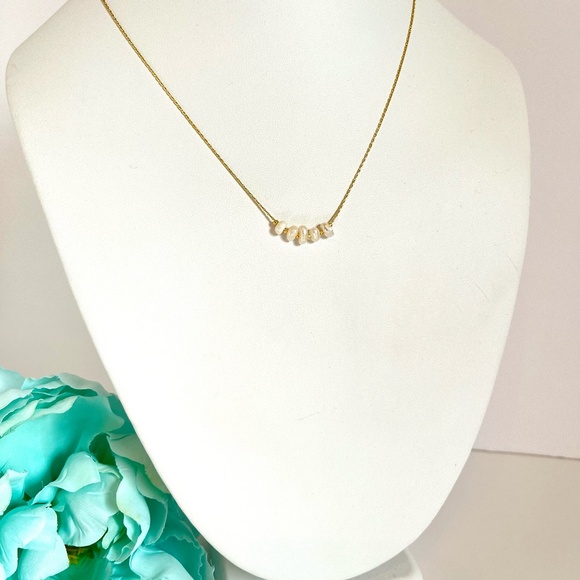 Minimalist Pearl Strand Necklace - Picture 2 of 6